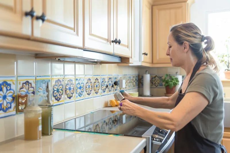 como pintar cenefa cocina